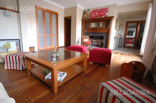 Imagen 2 de 25 de Hermosa Casa Con Jardín En Martinez