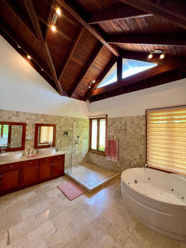 Villa Tropical En Veinte, Cap Cana, República Dominicana.