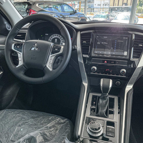 Imagen 8 de 12 de Mitsubishi Montero Sport