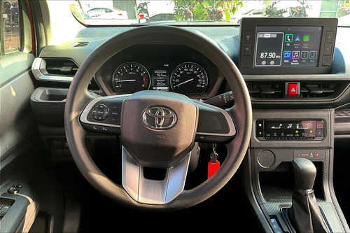 Toyota Avanza 5p XLE L4/1.5 Aut