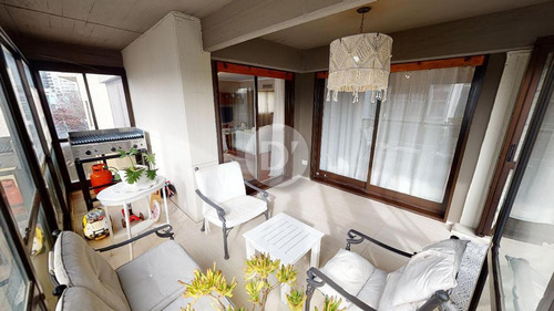 Departamento En Venta, 4 Ambientes, Con Cochera Y Baulera. Vicente López, Sobre Avenida Libertador.