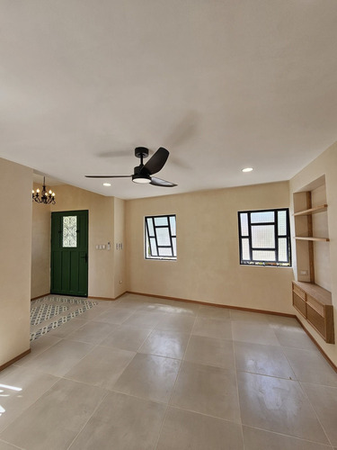 Casa Remodelada De Una Planta En Venta En Conkal.