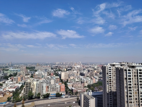 Departamento Ubicado Entre Dos Estaciones De Metro