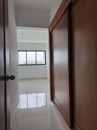 Rento Apartamento 6to Piso En La Zona Universitaria, Santo D