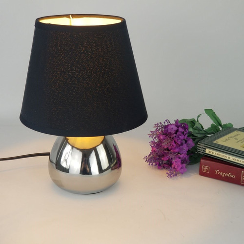 Abajur De Quarto Prata E Cúpula Preta - Luminária De Mesa Cúpula Prateado Estrutura Prateado