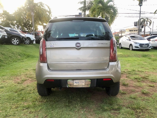 Imagem 4 de 9 de Fiat Idea Attractive 1.4 Fire Flex 8v 5p