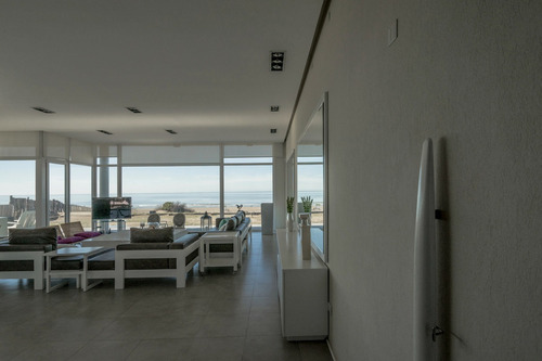 Casa En Venta En Carilo Frente Al Mar