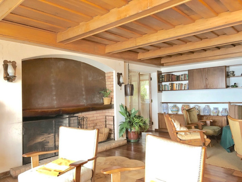 Oportunidad: Emblemática Casa Con Potencial Terreno