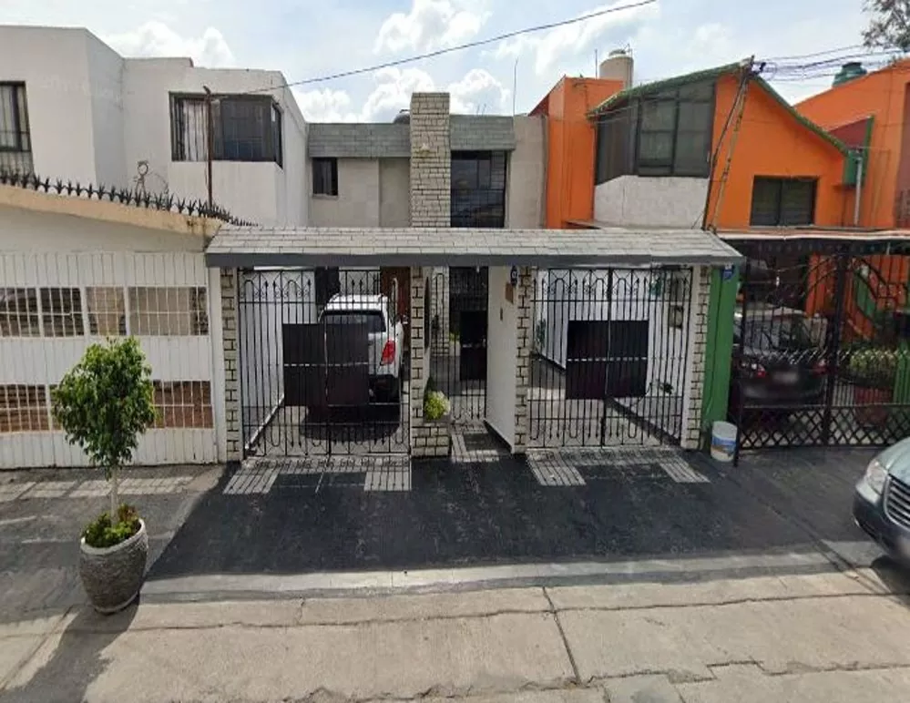 Casa En Perfectas Condiciones Dentro De Valle Dorado Tlalnepantla. Dae