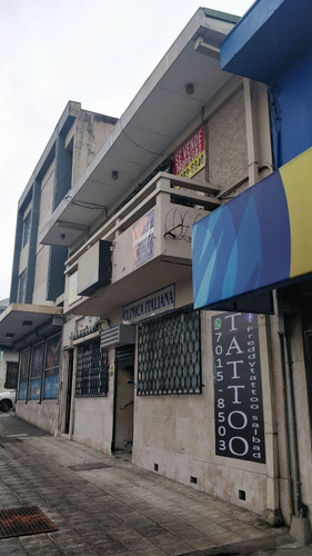 Imagen 2 de 9 de Venta De Casa Y Oficinas