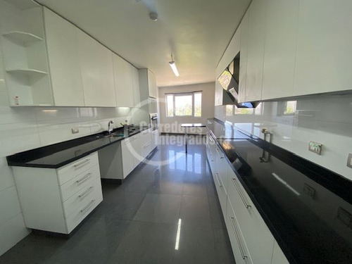 Departamento En Arriendo De 5 Dorm. En Vitacura