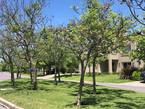Casa En Venta | 3 Dormitorios En Las Glorietas, Nordelta