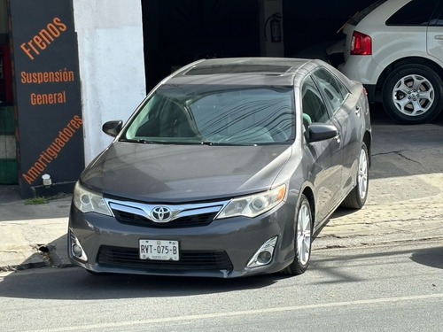 Toyota Camry 2.5 Xle L4/ At