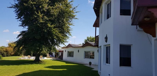 Imagen 27 de 30 de Casa De Categoria En Venta Sobre Dos Lotes Con Amplia Vista Al Rio En Santa Catalina!