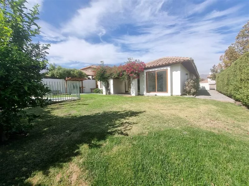 Casa De 3 Dorm Mas Serv Chicureo, Piedra Roja