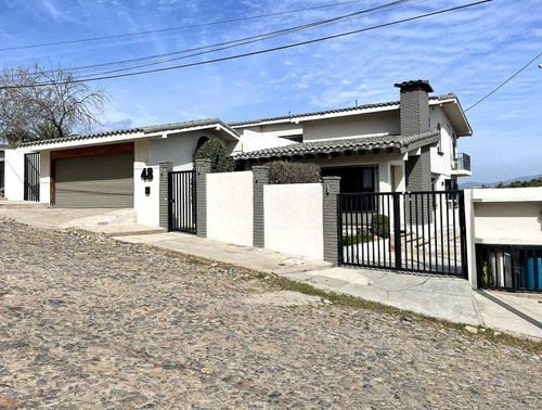 Casa En Venta En Colonia Empleados, Ensenada B.c.