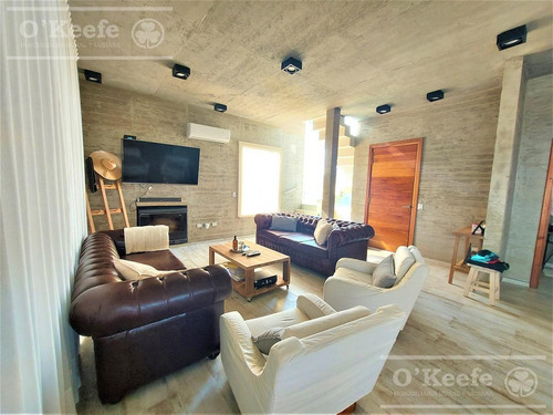Imagen 5 de 30 de Impecable Casa En Venta De Cuatro Dormitorios Con Piscina En Pueblos Del Plata, Barrio Magallanes