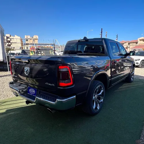 RAM Ram 1500 5.7 Hemi Limited 4X4 At