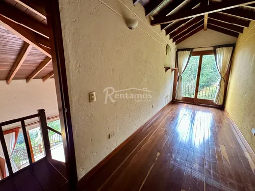 Casa En Arriendo En Loma Del Escobero. Cod A776176