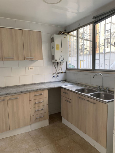 Departamento En Venta De 3 Dorm. En Providencia J80