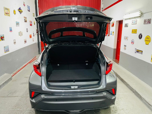 Imagen 8 de 15 de Toyota Chr Hybrid 2021 Safety Sense Smart Garage