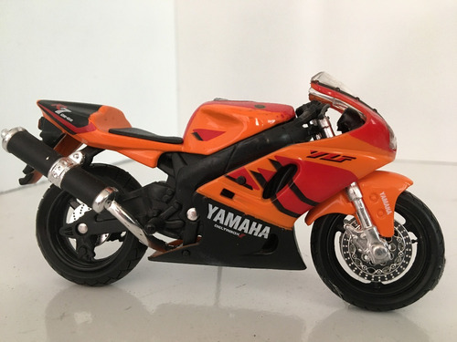 Juguete Motocicleta Coleccion Yamaha R7 Deltabox Ii Maisto