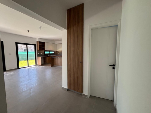 Casa En Venta En El Barrio Lar De Vieytes Iii