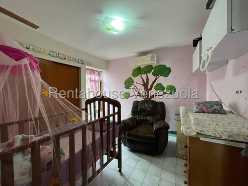 Amplio Y Moderno Apartamento Con Excelente Ubicacion En El Centro De Barquisimeto. Carrera 17 / 25-19502 As-ab