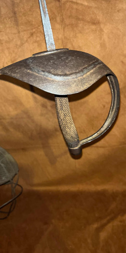 Imagen 2 de 10 de Esgrima Espada Sable Húngaro Y Casco Protector Antiguo
