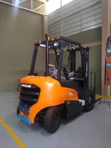 Comprar Autoelevador Doosan \u002F Toyota Diesel, Torre Triple