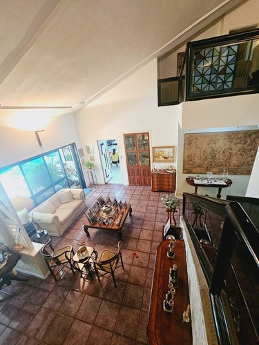 Impecable Casa Con Piscina Y Jardines En Altos De Guataparo Valencia Gns-blk