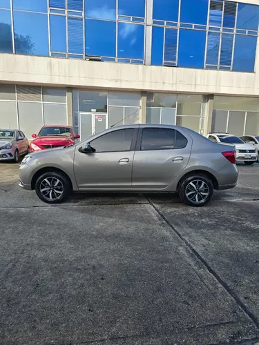 Renault Logan 1.6 Privilege / Intens