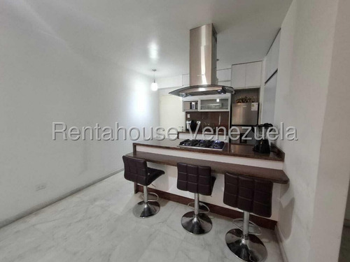 Apartamento En Alquiler, El Rosal #25-17711 - Marigreys Blanco -