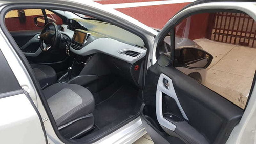 Peugeot 208 Allure Bva