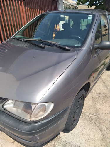 Imagem 1 de 4 de Renault Scenic 2001 1.6 16v Rxe 5p