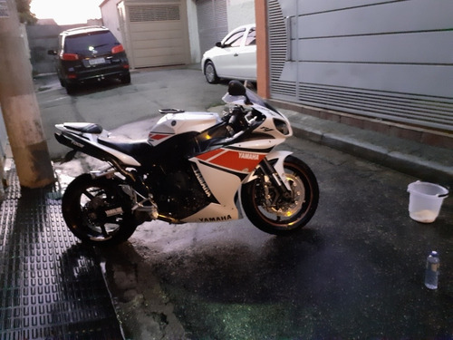 Yamaha Yzfr1