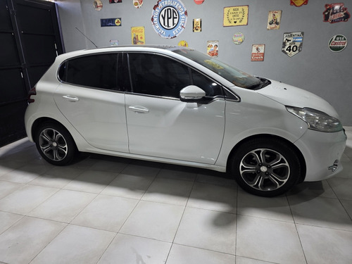 Peugeot 208 1.6 Feline