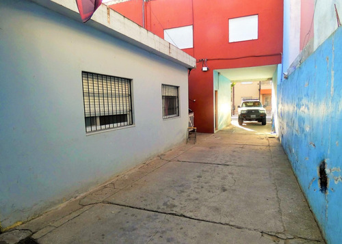 Imagen 12 de 30 de Venta En Block: Galpón + Dos Departamentos + Dos Locales