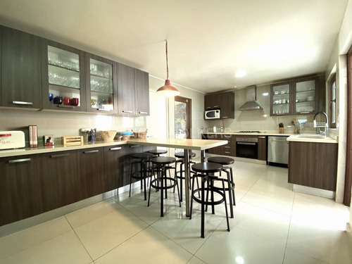 Casa Moderna En Venta, La Reserva