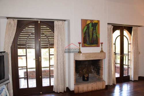 Casa En , 4 Dormitorios *- Ref: 4776