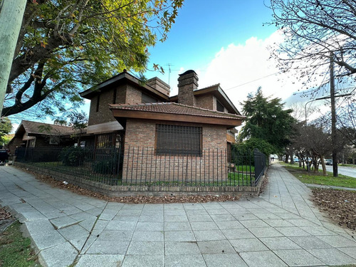 Chalet En San Miguel Ctro. Uso Profesional