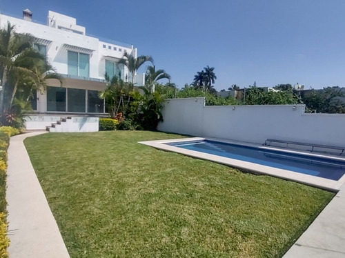 Casa Estilo Contemporáneo En Burgos De Cuernavaca, Temixco Morelos.