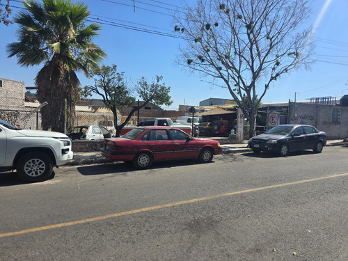 Terreno Comercial En Avenida Importante Col. Casa Blanca Con 36 Ml Sobre Calle Graciano Sánchez