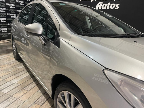 Imagen 13 de 15 de Peugeot 408 Felline 2016