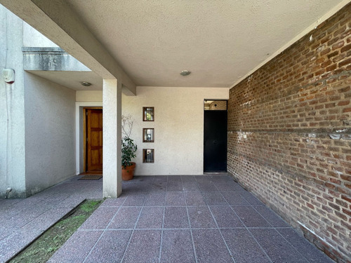 Venta Casa Apto Credito - 4 Ambientes - Centro - Luján