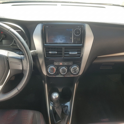Imagen 12 de 15 de Toyota Yaris 2018 1.5 5p S Mt