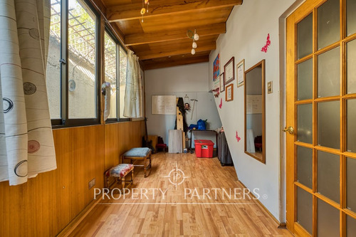 Casa Amplia Y Bien Ubicada En Ñuñoa Con Gran Poten...