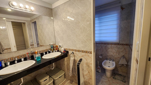 Excelente Casa De 5 Ambientes - Cochera/pileta/parrilla