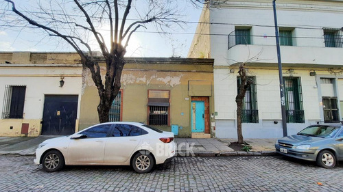 (a Reciclar) Casa En Lote De 8.66x16 Mts - 110 M2 Cub Patio C/parrilla Comedor Diario - Barracas
