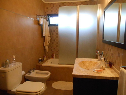 Imagen 6 de 9 de Castelar Norte. Gran Chalet. San Nicolas 1600